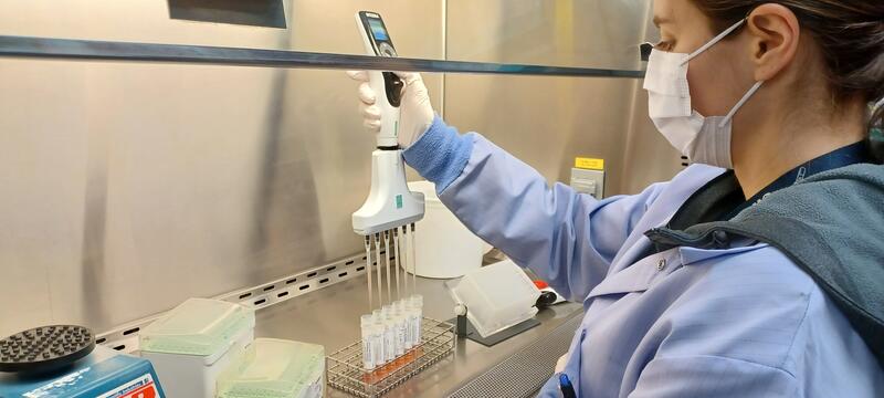 /sites/default/files/styles/placeholder/public/images/VOYAGER%20adjustable%20tip%20spacing%20pipettes%20accelerate%20COVID-19%20testing.jpg?itok=XTjATTn_