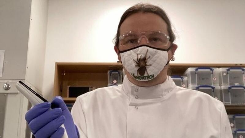 /sites/default/files/styles/placeholder/public/images/steve-with-mask-pipetting-600x800jpg.jpg?itok=S4K8N0aR
