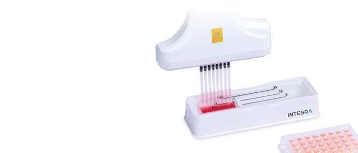Divided reagent reservoir in combination with VOYAGER 8-channel adustable tip spacing pipette