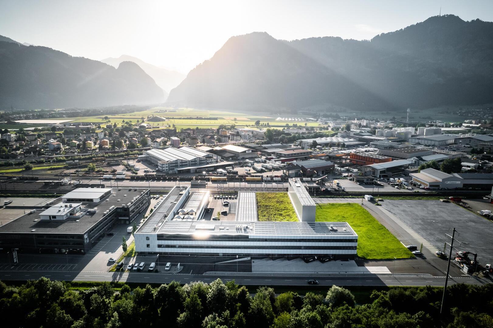 Swiss INTEGRA Campus in its surrounding