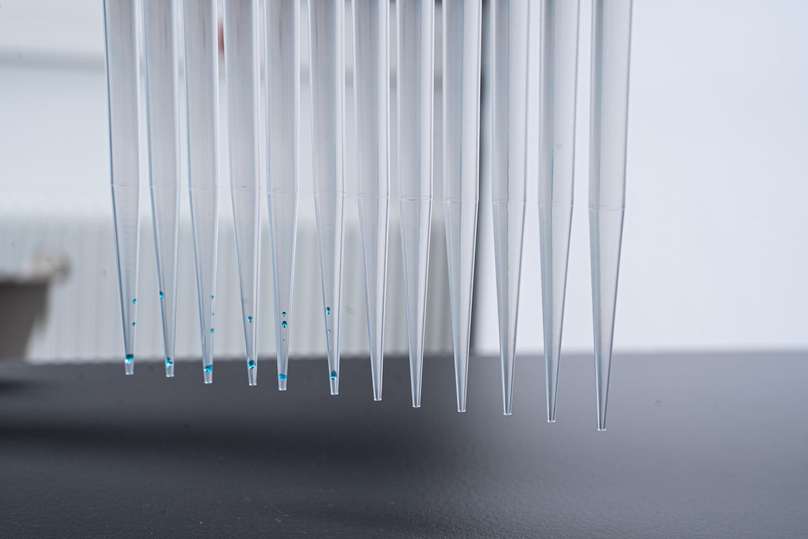 Standard vs. low retention pipette tips