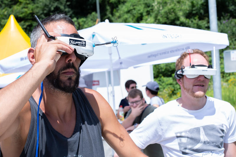 Mitverfolgung des INTEGRA Race mit FPV-Brillen. 