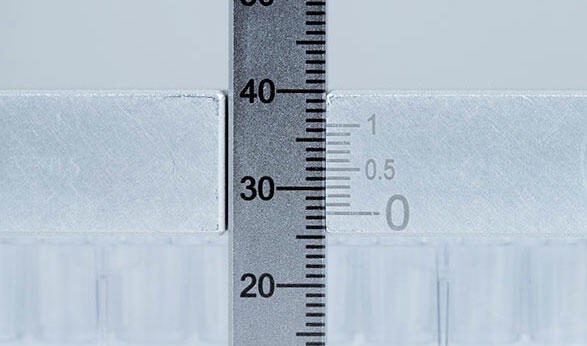 A close up of the scale bar, showing the 27 mm and 0.5 mm marks used in the above example. 