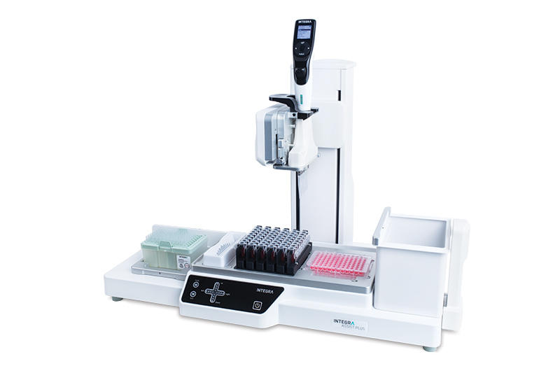 ASSIST PLUS pipetting robot