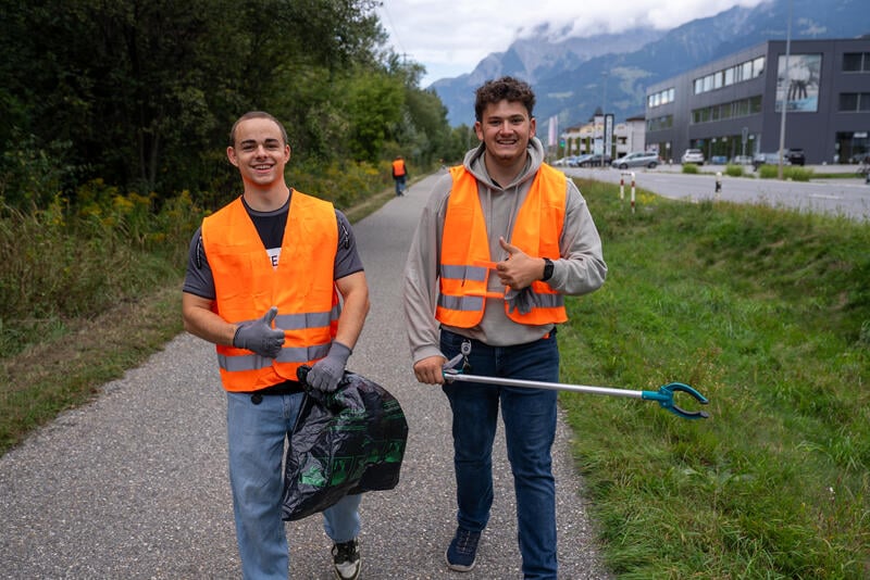 A total of more than 50 employees took part in the volunteer outdoor cleanup in Zizers and Hudson/Merrimack.  
