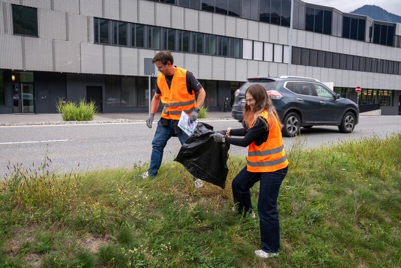 A total of more than 50 employees took part in the volunteer outdoor cleanup in Zizers and Hudson/Merrimack.  
