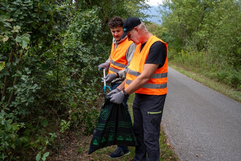 A total of more than 50 employees took part in the volunteer outdoor cleanup in Zizers and Hudson/Merrimack.  
