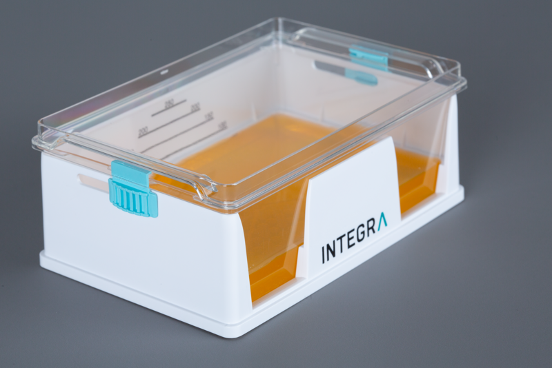 Non-sealing, polystyrene lid compatible with robotic grippers for INTEGRA 150 and 300 ml automation friendly reagent reservoirs