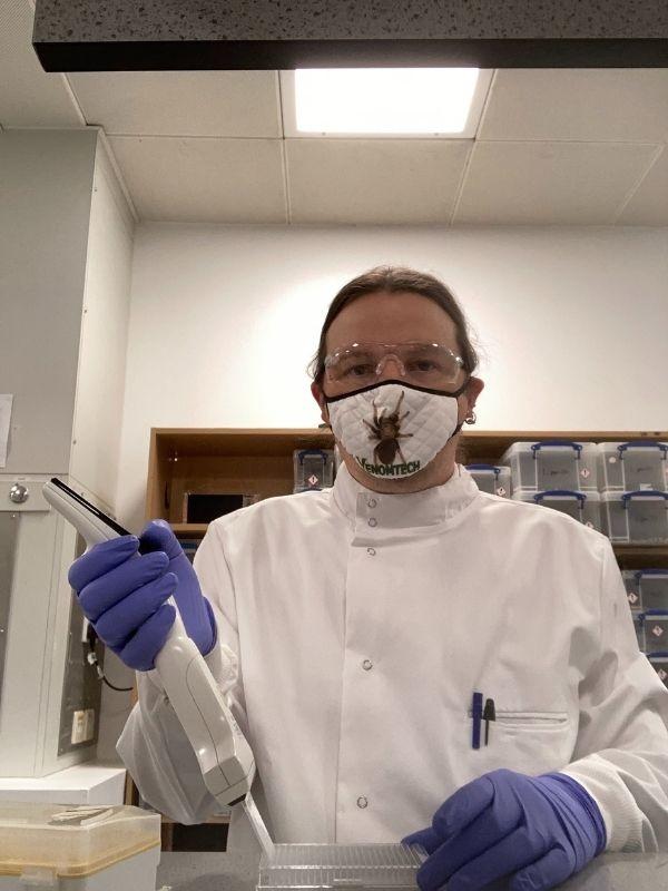 Steve Trim, CSO of Venomtech, using the VOYAGER adjustable tip spacing electronic pipette
